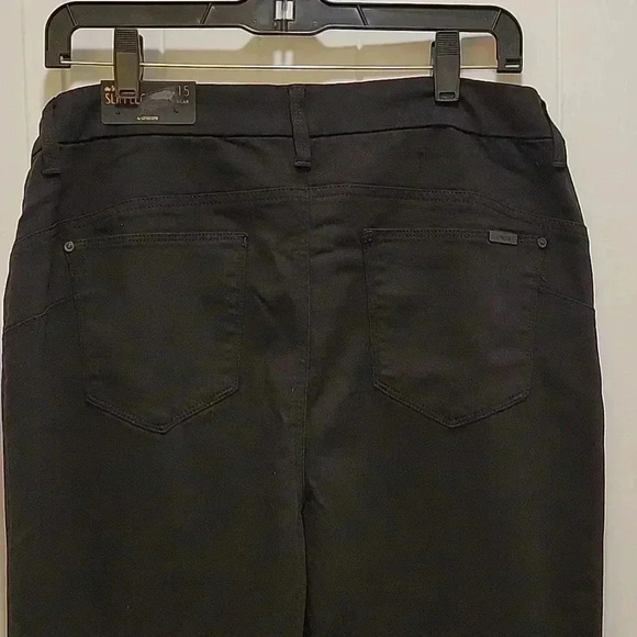 Chicos Slim Leg Black Jeans 1.5 Size 32in - Picture 8 of 9